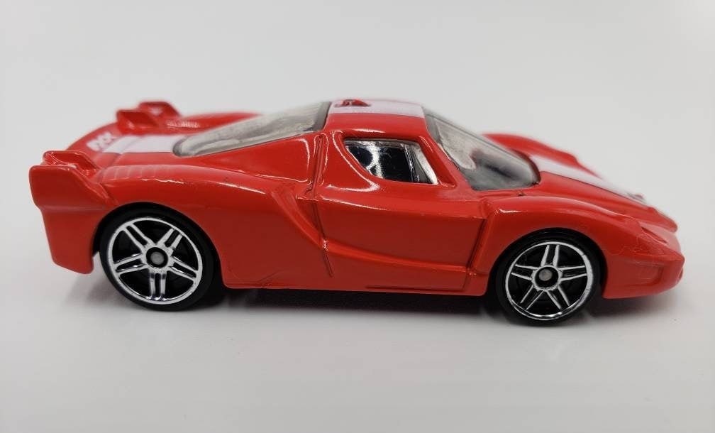 Hot Wheels Ferrari FXX Red HW New Models Perfect Birthday Gift Miniature Collectable Model Toy Car
