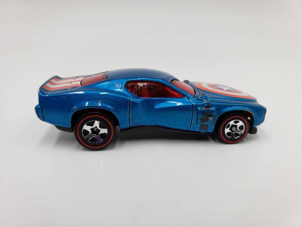 Hot Wheels Captain America Metalflake Blue Marvel Character Cars Perfect Birthday Gift Collectible Miniature Scale Model Toy Car
