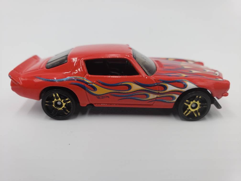 Hot Wheels '70 Camaro red with flames