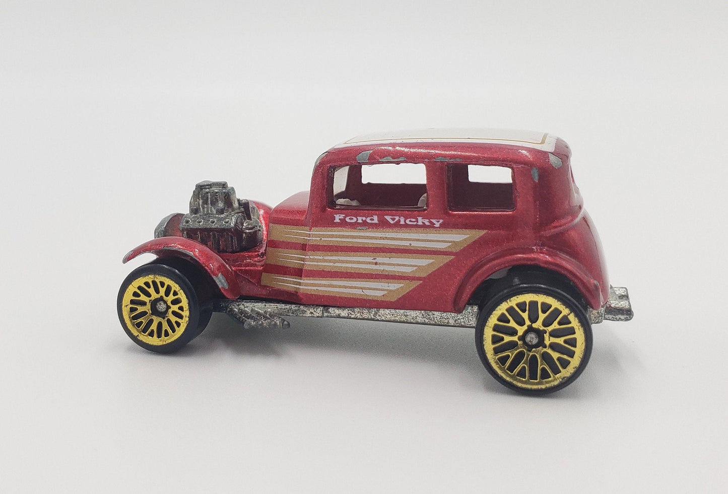 Hot Wheels '32 Ford Vicky Dark Red Vintage Hot Rods Perfect Birthday Gift Miniature Collectible Scale Model Diecast Toy Car