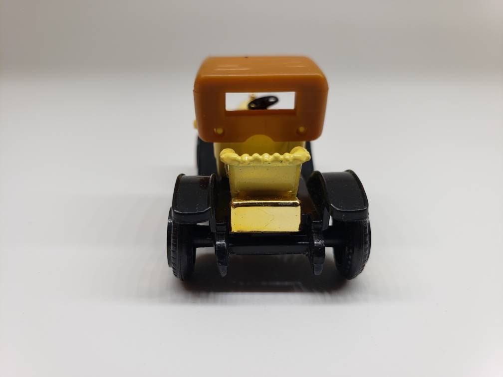 Peerless High Speed No 211 Yellow Miniature Collectible Scale Model Toy Car