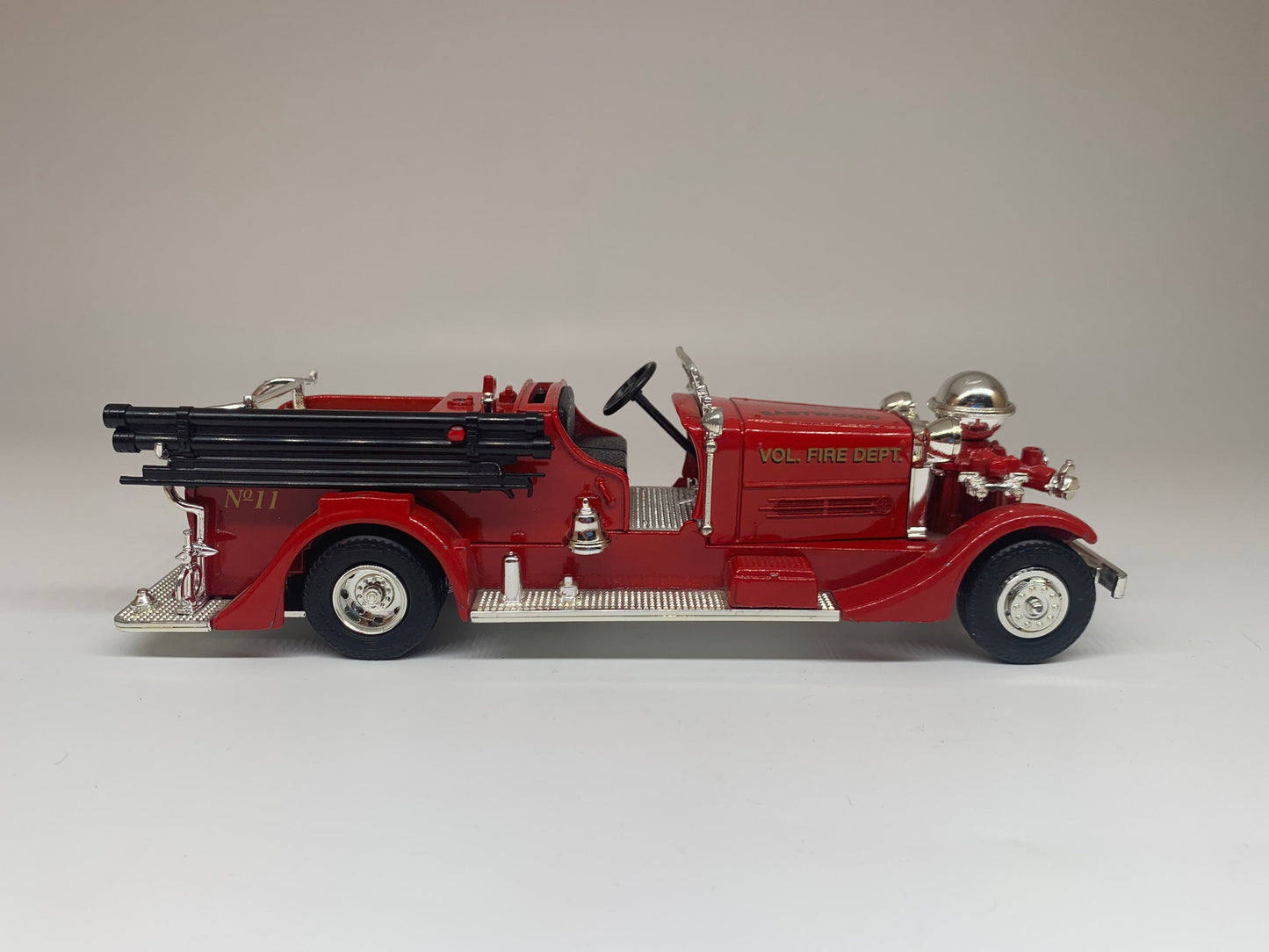 ERTL 1937 Ahrens-Fox Fire Truck Red Coin Bank Collectable Diecast Scale Model Toy Car Perfect Birthday Gift