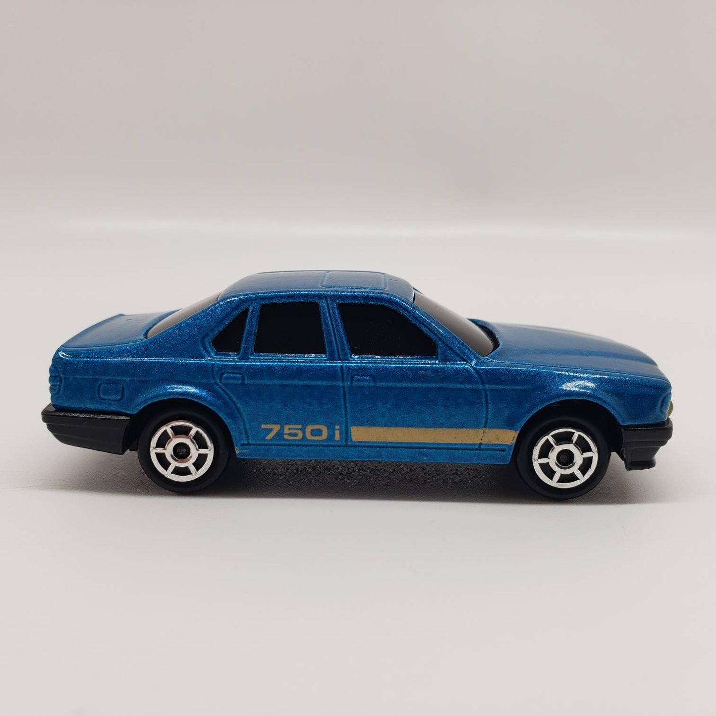 Majorette BMW 750i Blue Sonic Flashers Collectable Miniature Scale Model Toy Car Perfect Birthday Gift