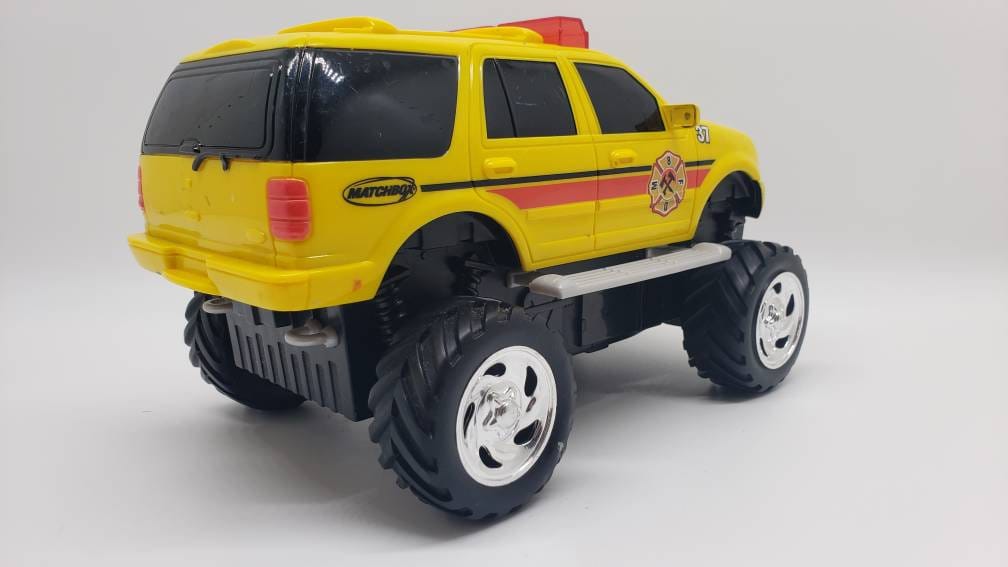 Matchbox Ford Expedition Yellow Rescue Collectable Scale Model Miniature Toy Car Perfect Birthday Gift