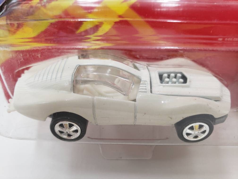 Johnny Lightning Custom Mako Shark White Limited Edition Perfect Birthday Gift Miniature Collectable Model Toy Car