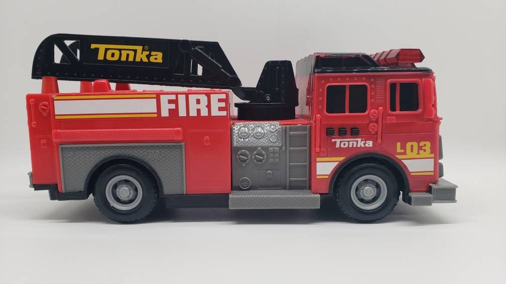 Fire Truck - Fire Ladder Truck - Vintage Toys - Tonka