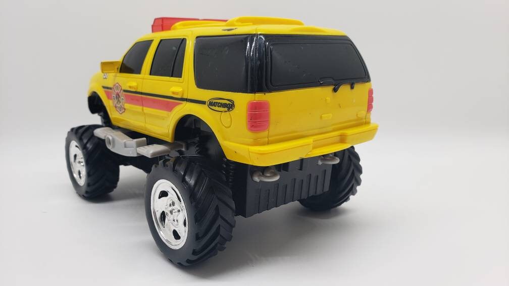 Matchbox Ford Expedition Yellow Rescue Collectable Scale Model Miniature Toy Car Perfect Birthday Gift
