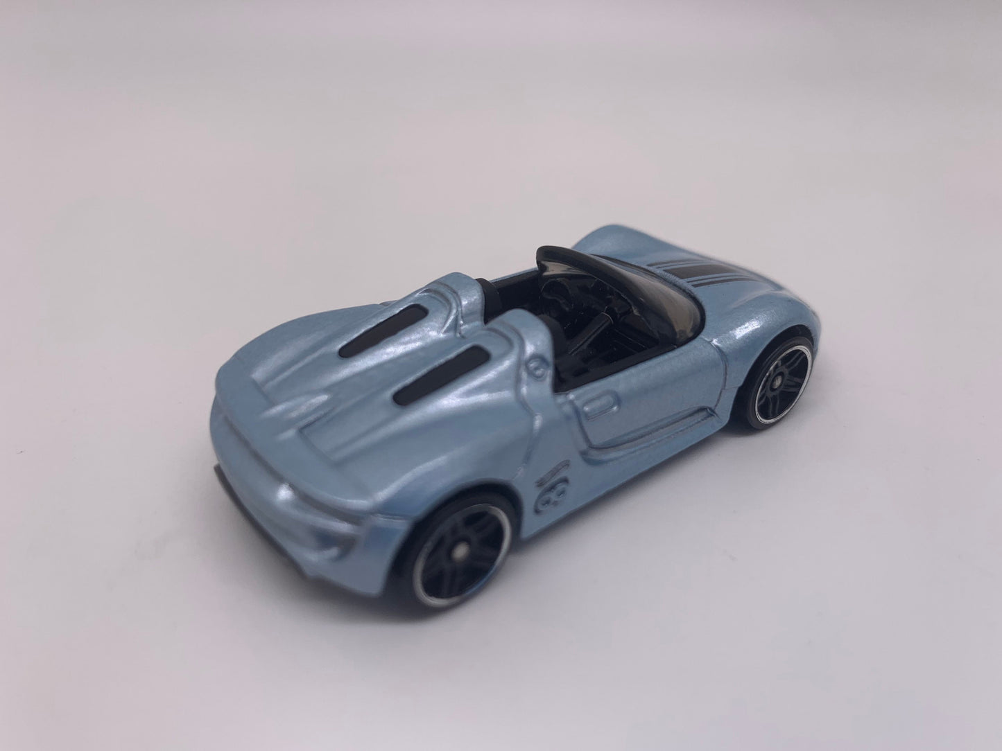 Hot Wheels Porsche 918 Spyder Concept Pearl Light Blue HW Exotics Perfect Birthday Gift Miniature Collectable Model Toy Car
