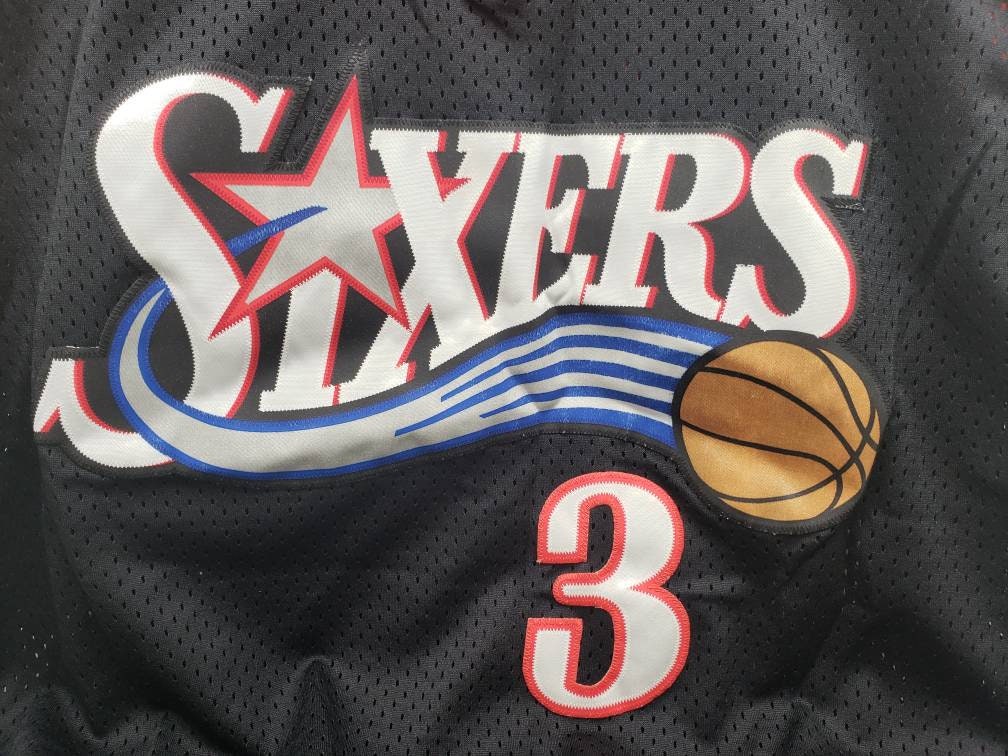 Allen Iverson - Philadelphia Sixers Jersey - NBA Vintage - Collectible Jersey - Sports Memorabilia - Nike Basketball Jersey - Adult Size XL