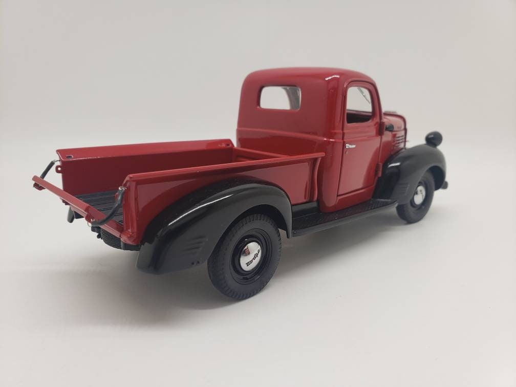 Danbury Mint 1941 Dodge Pickup Red 1/24 Scale Diecast Metal Model Replica Toy Car