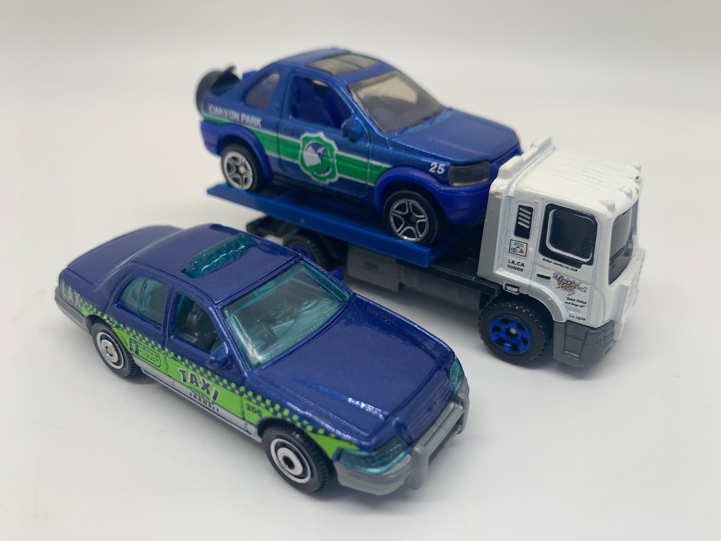 Matchbox Ford Crown Victoria Taxi Land Rover Freelander Blue Collectable Miniature Scale Model Toy Car Perfect Birthday Gift