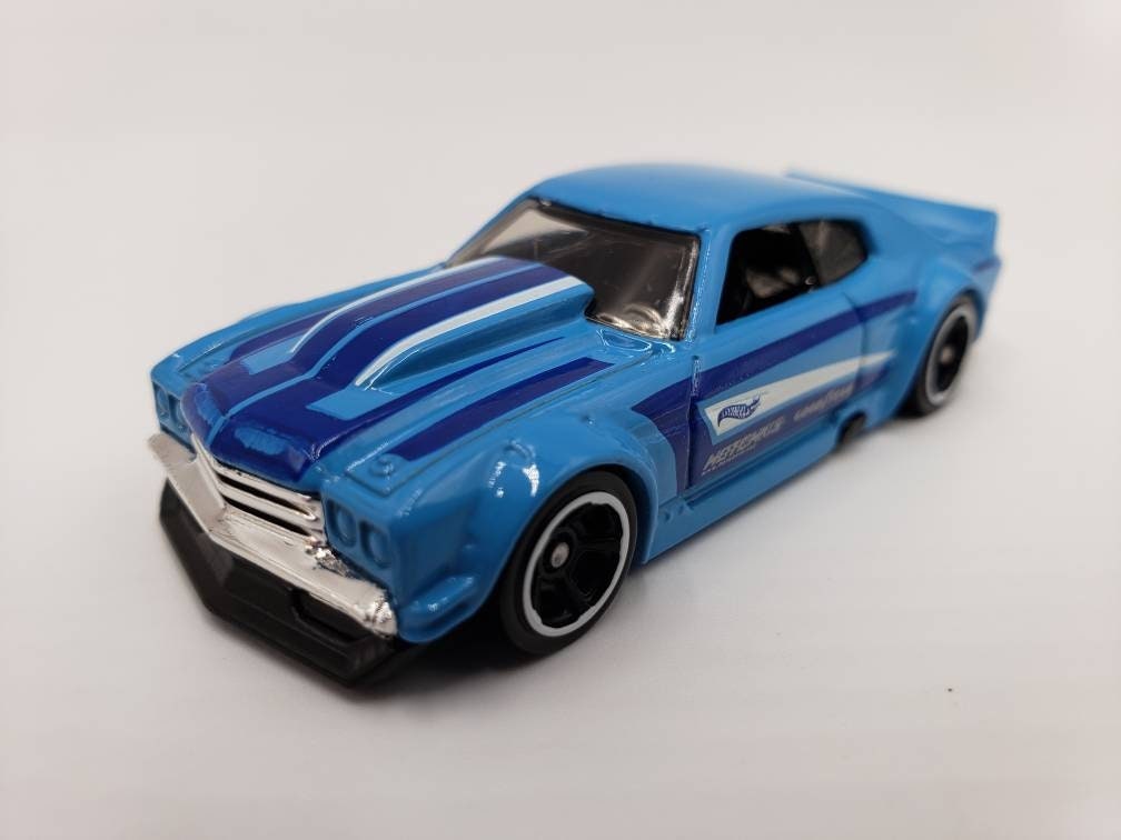 Hot Wheels '70 Chevy Chevelle SS Diecast Car Blue Hot Wheels Collectible Miniature Model Toy Car