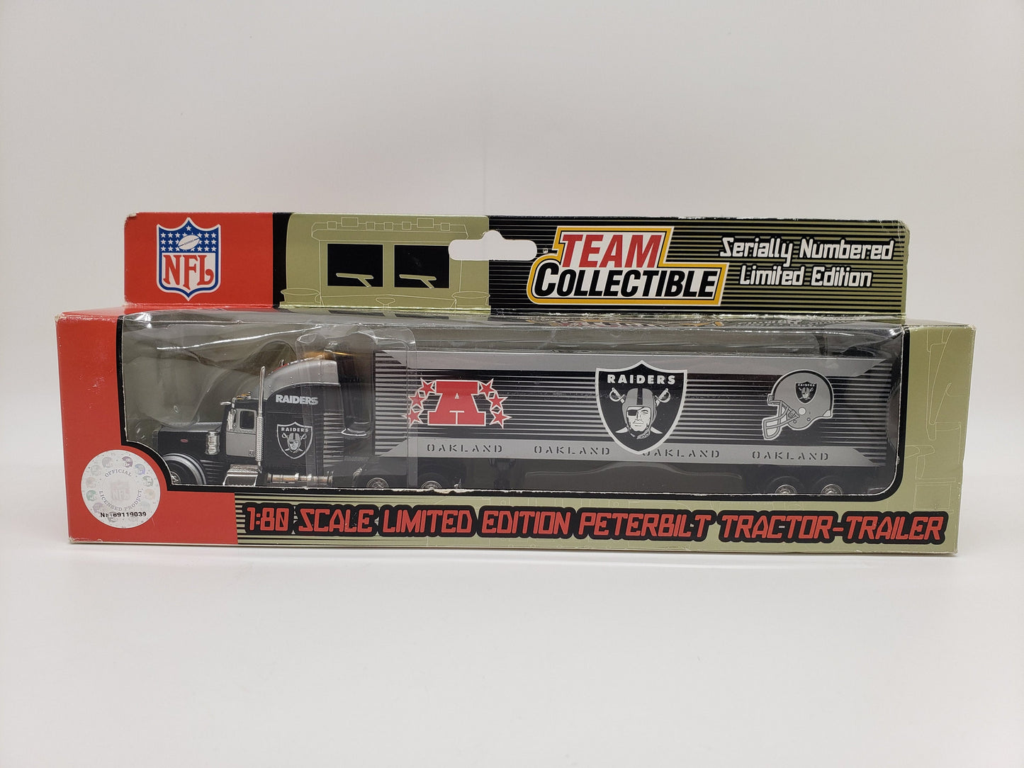 Peterbilt Tractor-Trailer Oakland Raiders Silver and Black Fleer Collectable Scale Miniature Model Toy Car Perfect Birthday Gift