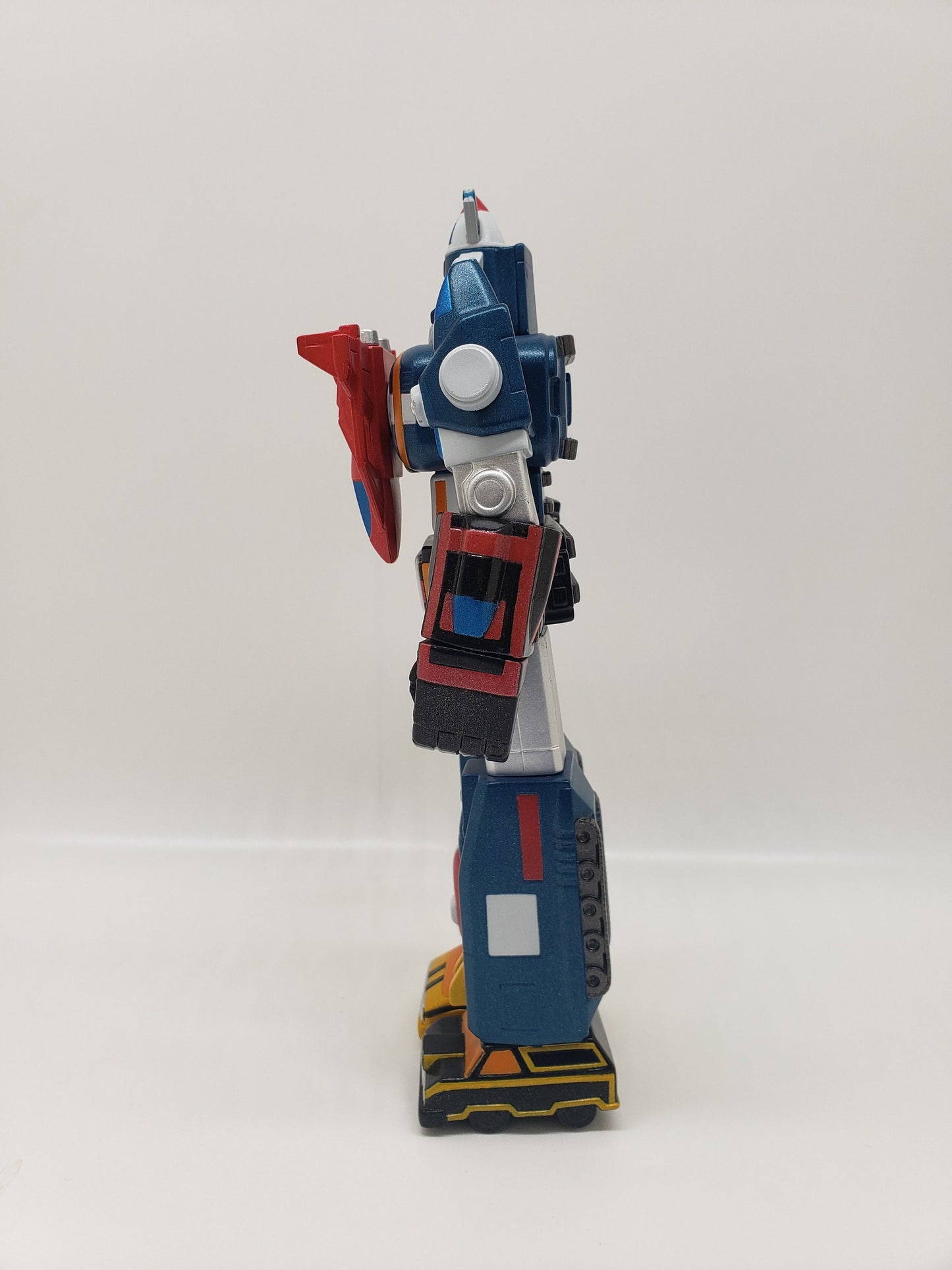 Toynami Vehicle Voltron Vinyl Action Figure Red 2010 WEP Vintage Collectable Vinyl Designer Toy Pop Culture Perfect Birthday Gift