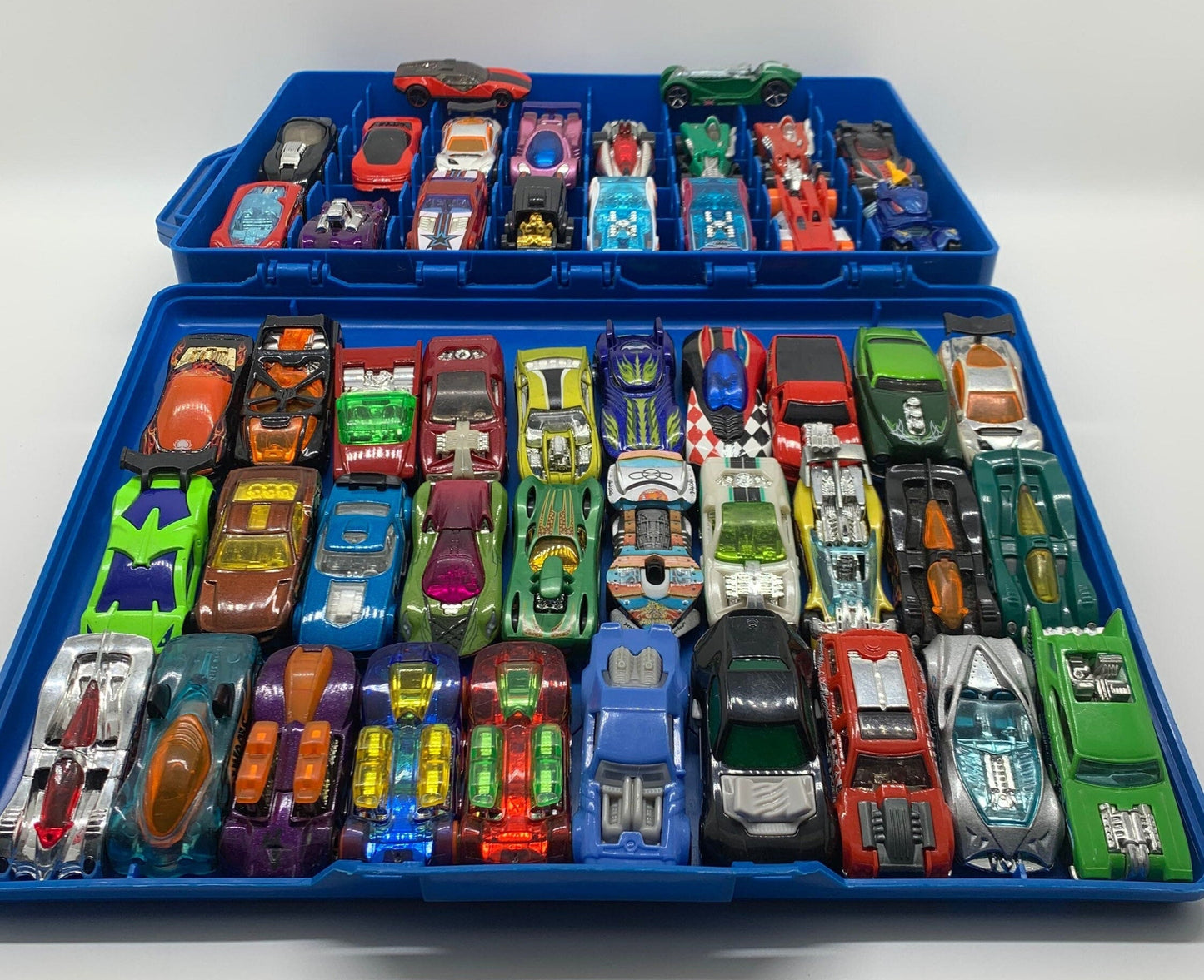 Hot Wheels Fantasy Cars Collection Perfect Birthday Gift Miniature Collectible Scale Model Toy Car Lot Tara Carry Case Die Cast Storage