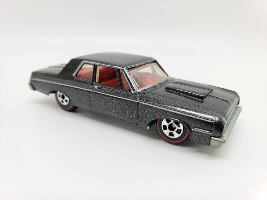 Hot Wheels '64 Dodge 330 Metalflake Black Since '68: Muscle Cars Perfect Birthday Gift Miniature Collectable Scale Model Toy Car