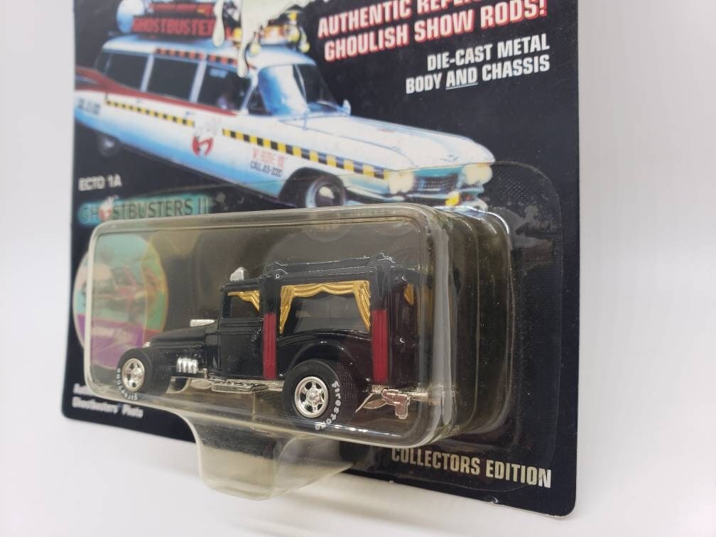 Johnny Lightning Vampire Van Black Frightning Lightnings Miniature Collectible Scale Model Replica Toy Car